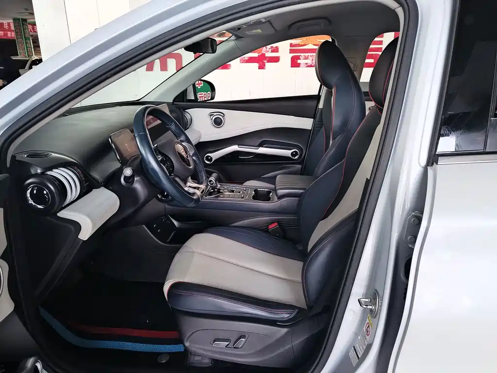 BYD Yuan Plus — миниатюра 5