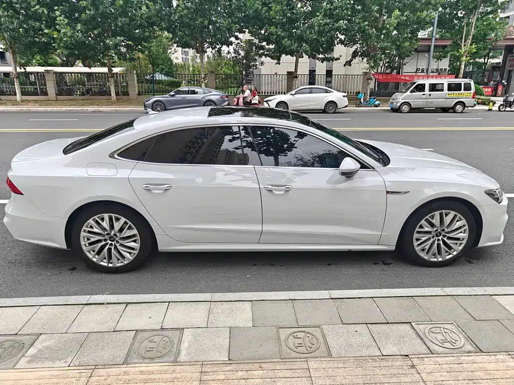 Audi A7L — миниатюра 4