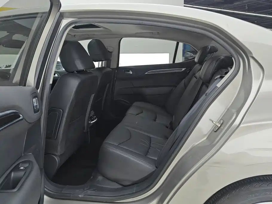 Citroen C4L — миниатюра 11