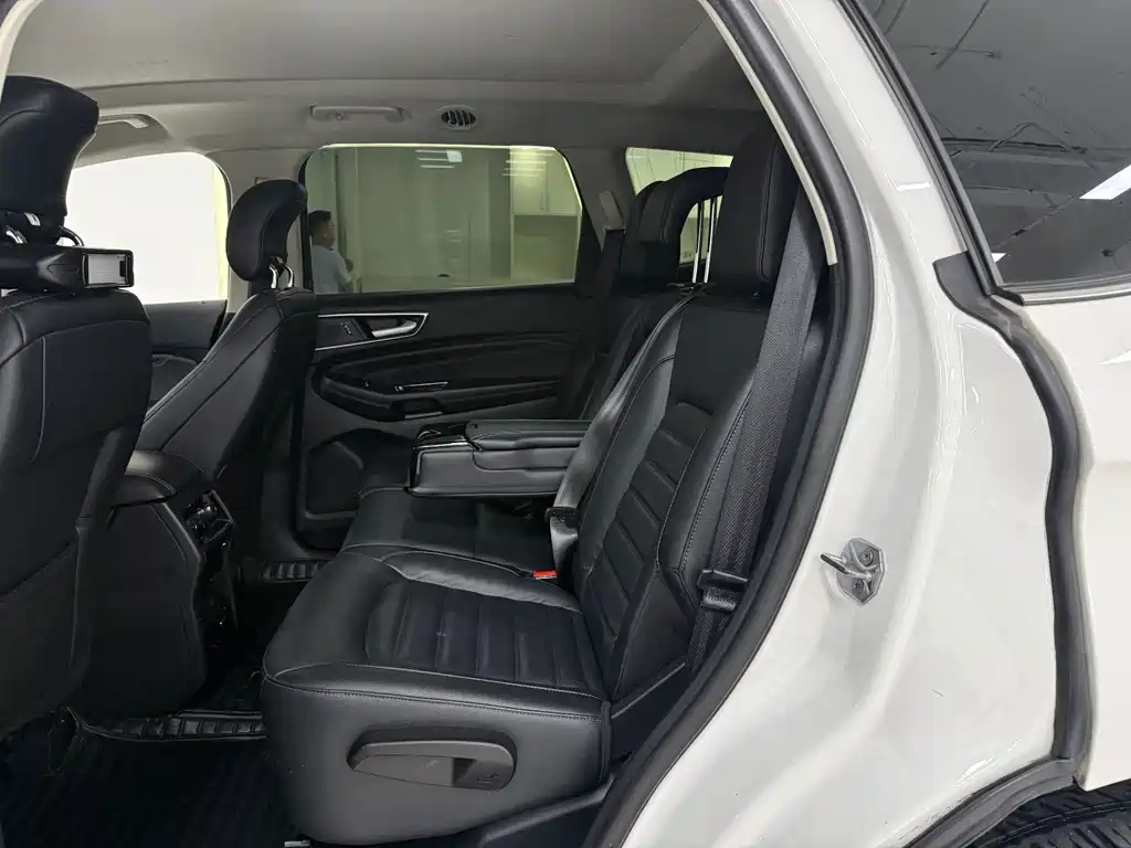 Ford Edge — миниатюра 14