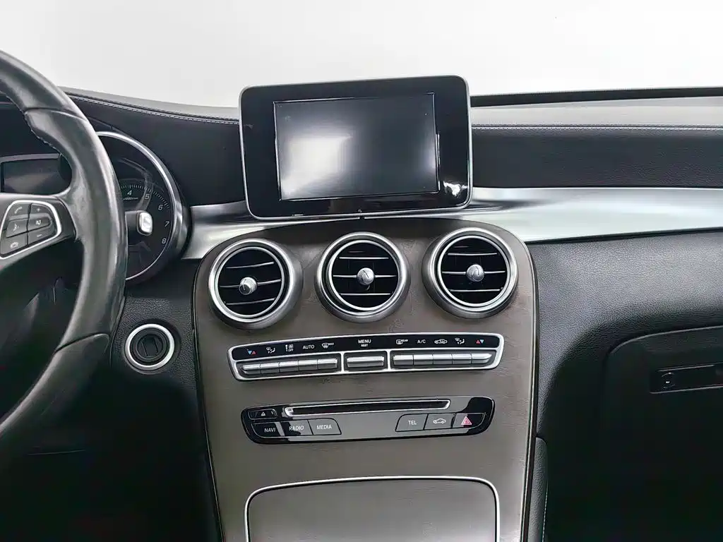 Mercedes-Benz GLC — миниатюра 12