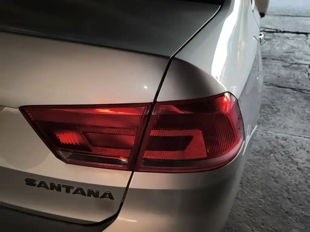 Volkswagen Santana — миниатюра 8