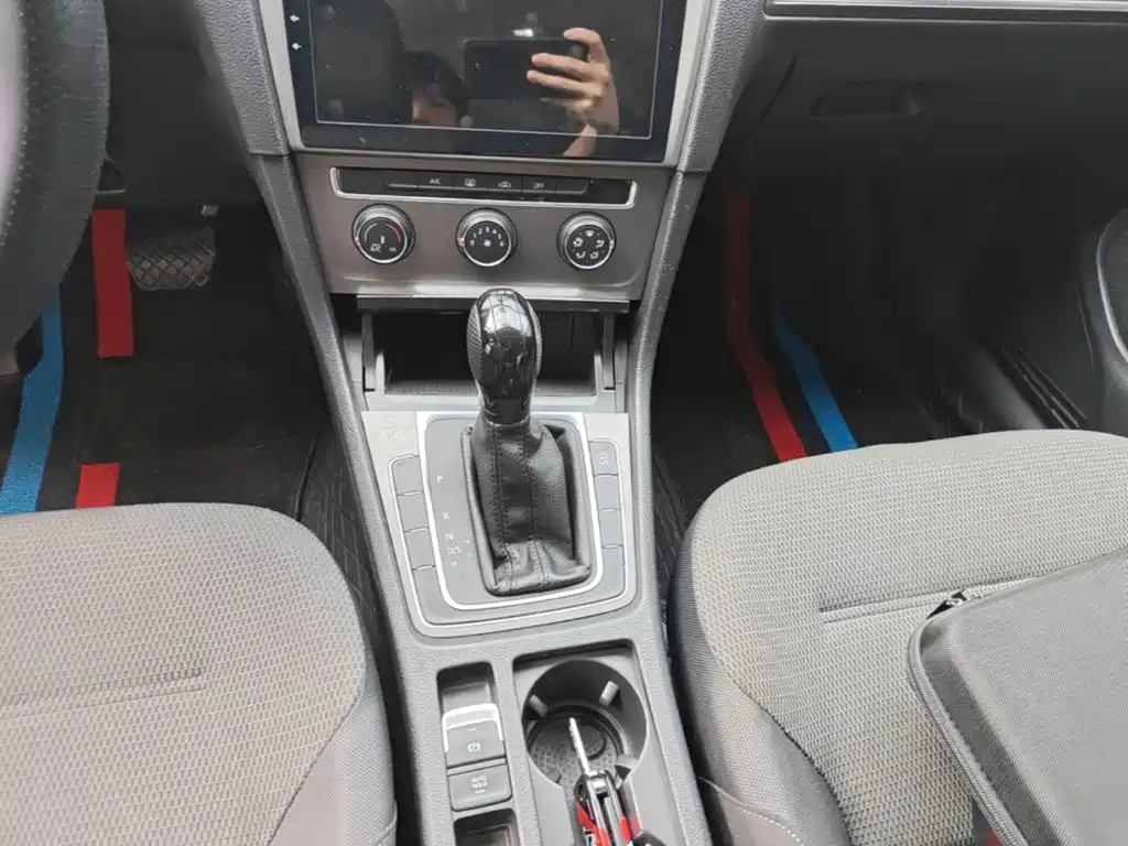 Volkswagen Golf — миниатюра 13