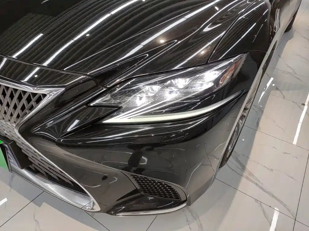 Lexus LS — миниатюра 24