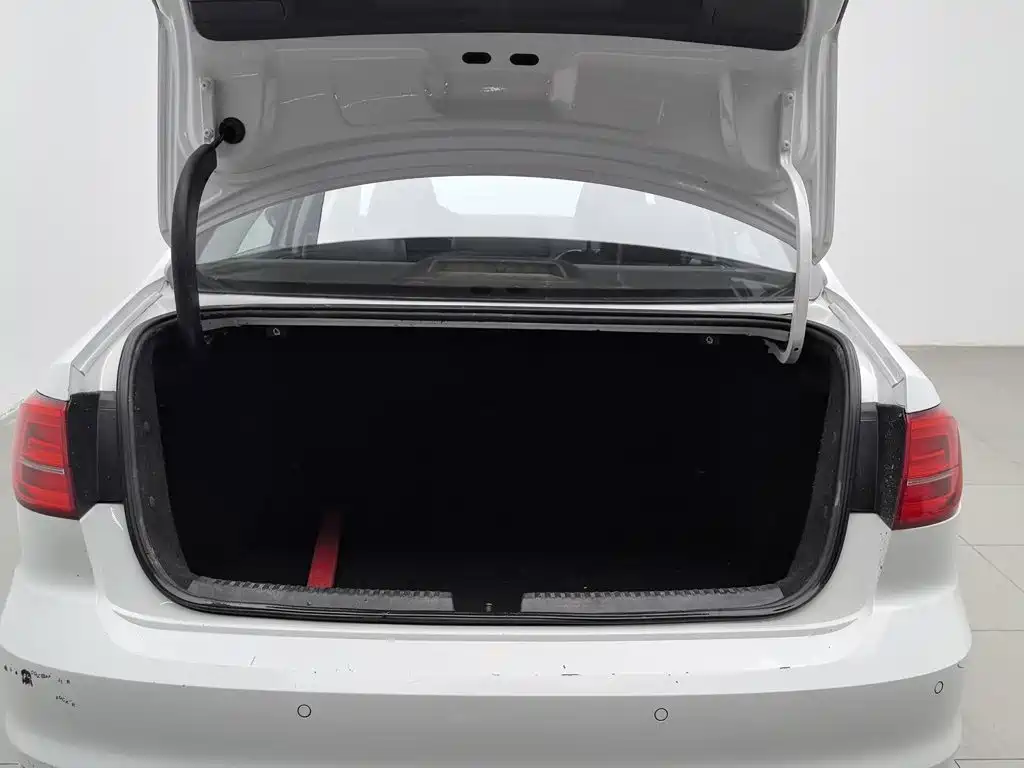 Volkswagen Sagitar — миниатюра 16