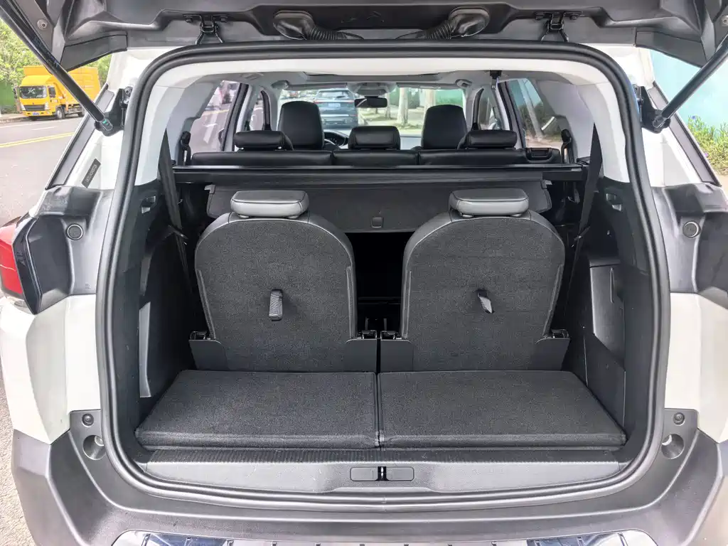 Peugeot 5008 — миниатюра 11