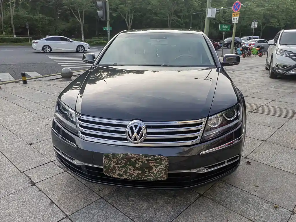 Volkswagen Phaeton — миниатюра 2