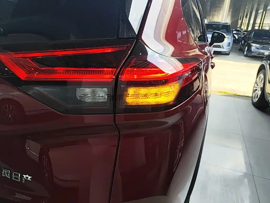 Nissan X-Trail — миниатюра 8