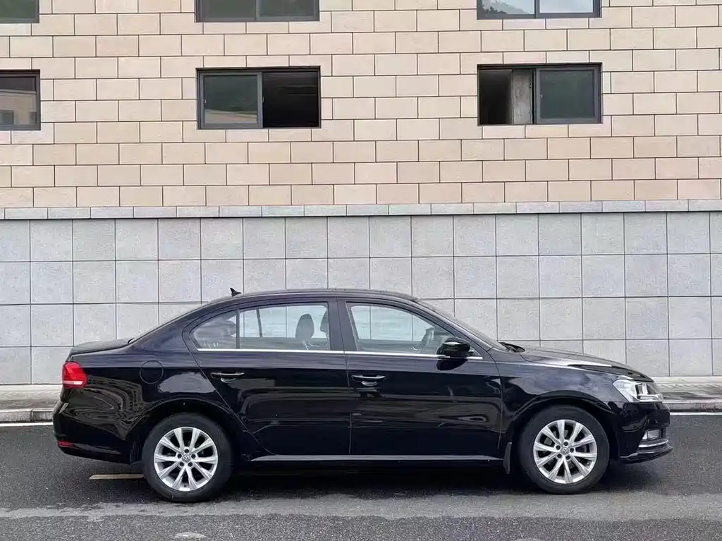 Volkswagen Lavida — миниатюра 5