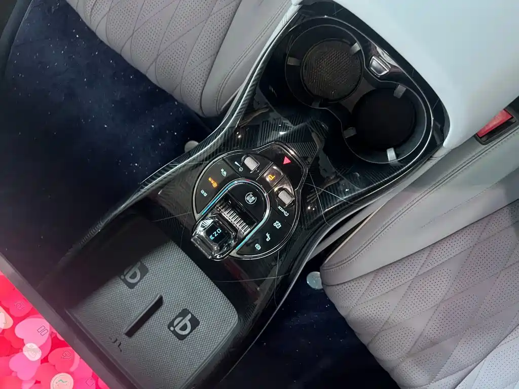 BYD Seal — миниатюра 17