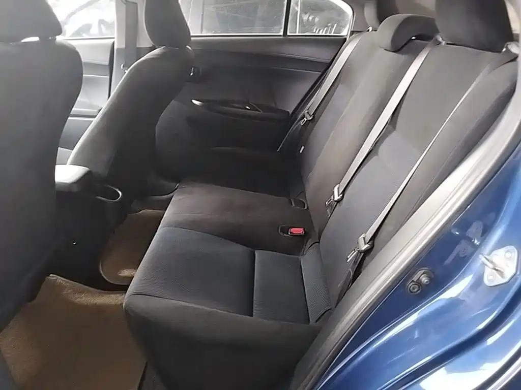 Toyota Yaris L — миниатюра 17