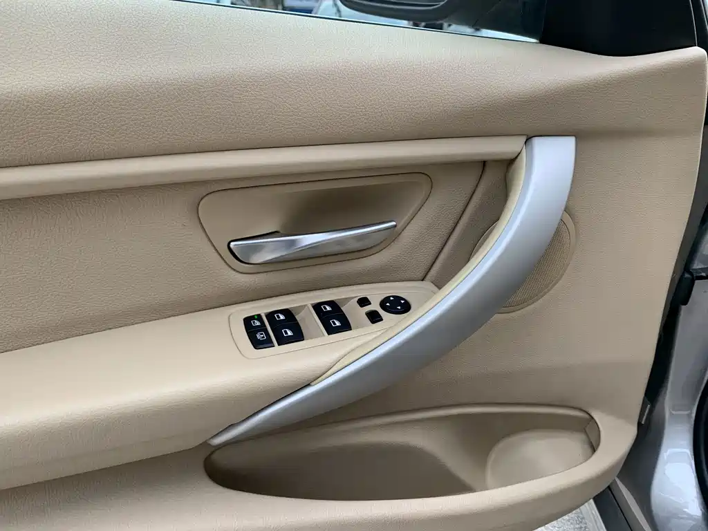 BMW 3 Series — миниатюра 12