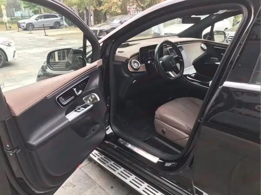 Mercedes-Benz EQE SUV — миниатюра 3