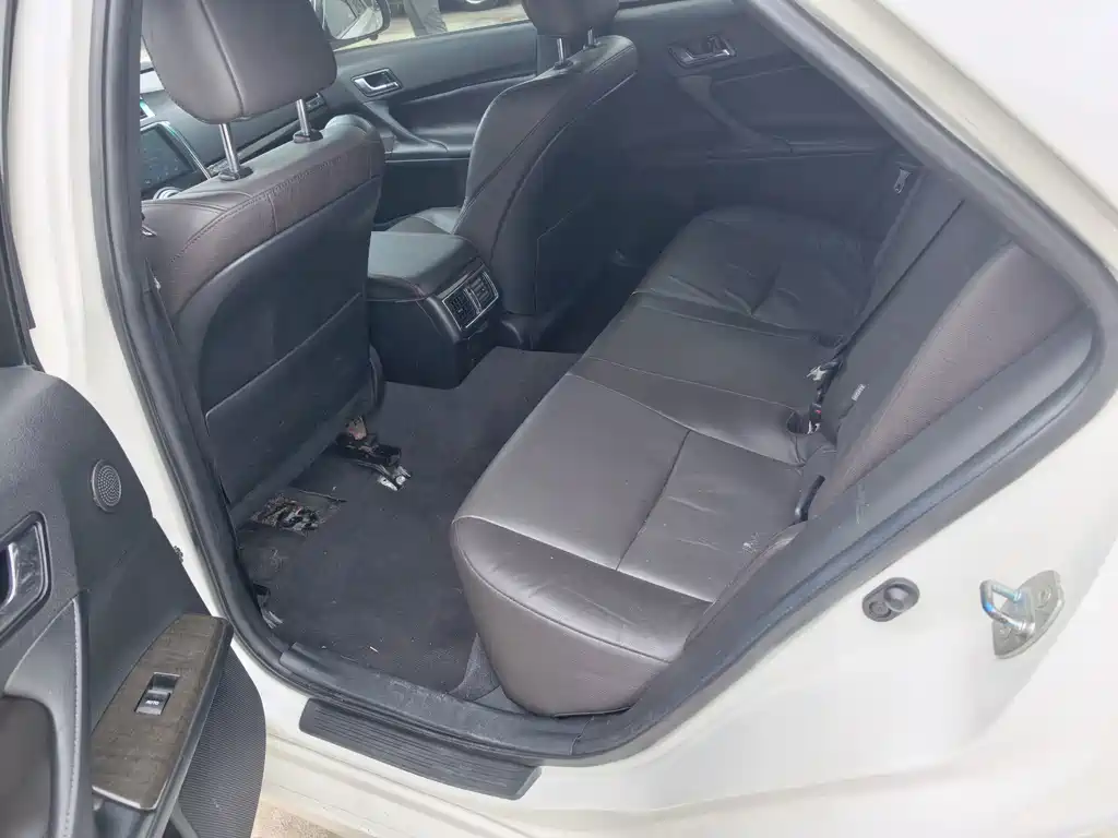Toyota Reiz — миниатюра 5