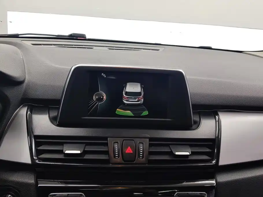BMW 2 Series Active Tourer — миниатюра 13