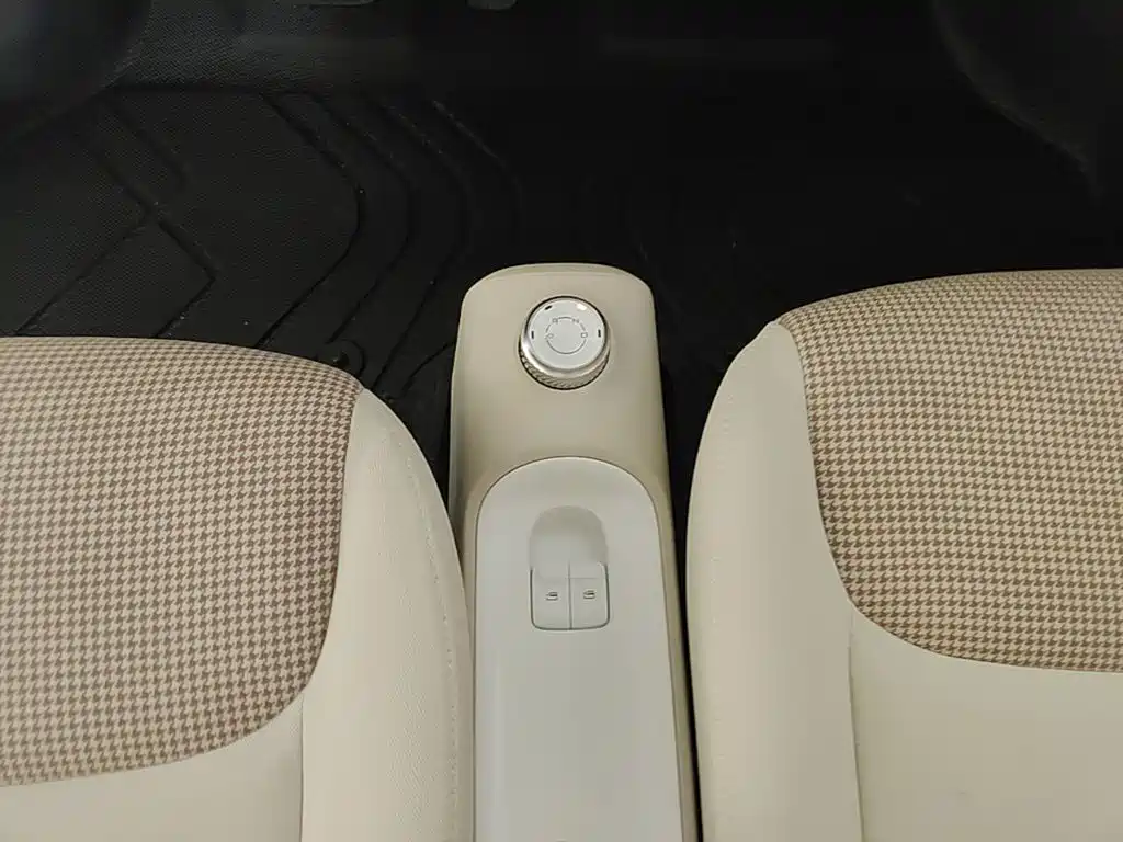 Wuling MINIEV — миниатюра 14