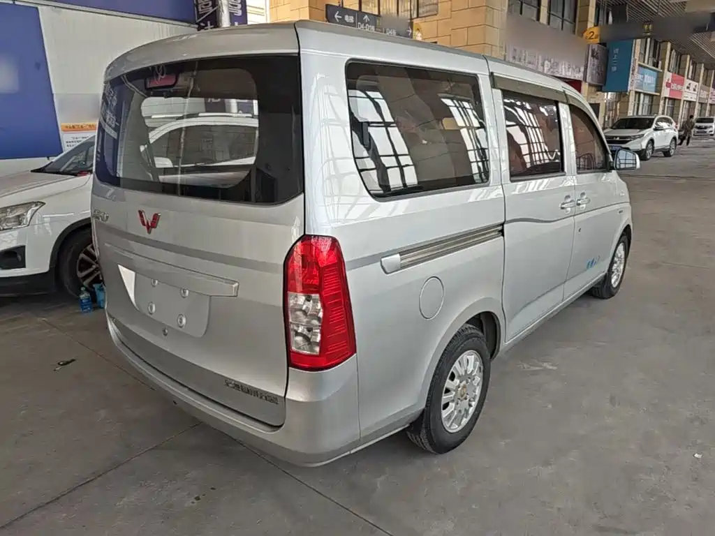 Wuling Rongguang V — миниатюра 7