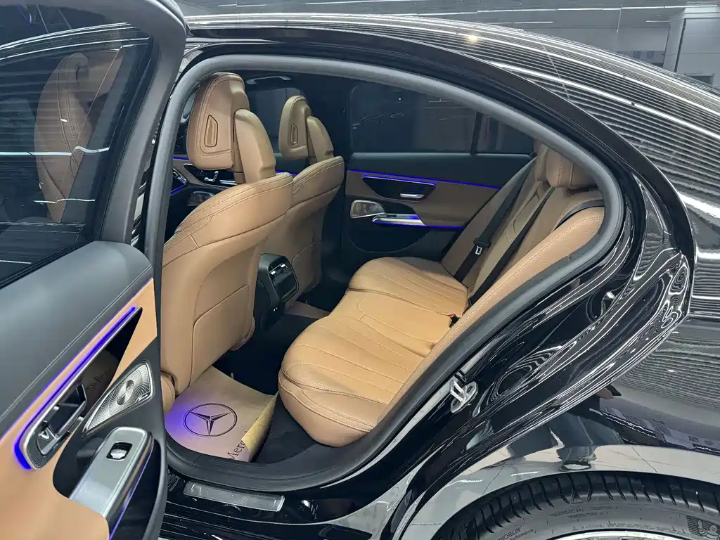 Mercedes-Benz E-Class (Import) — миниатюра 12
