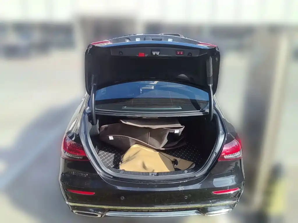 Mercedes-Benz E-Class — миниатюра 24