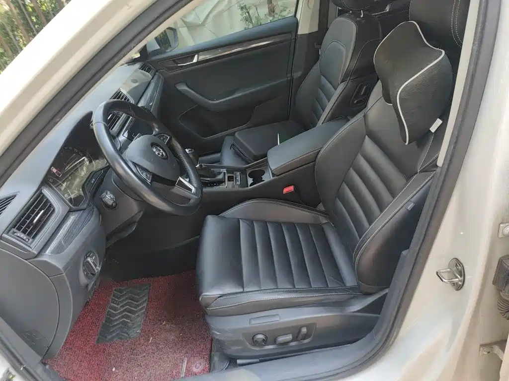 Skoda Superb — миниатюра 11