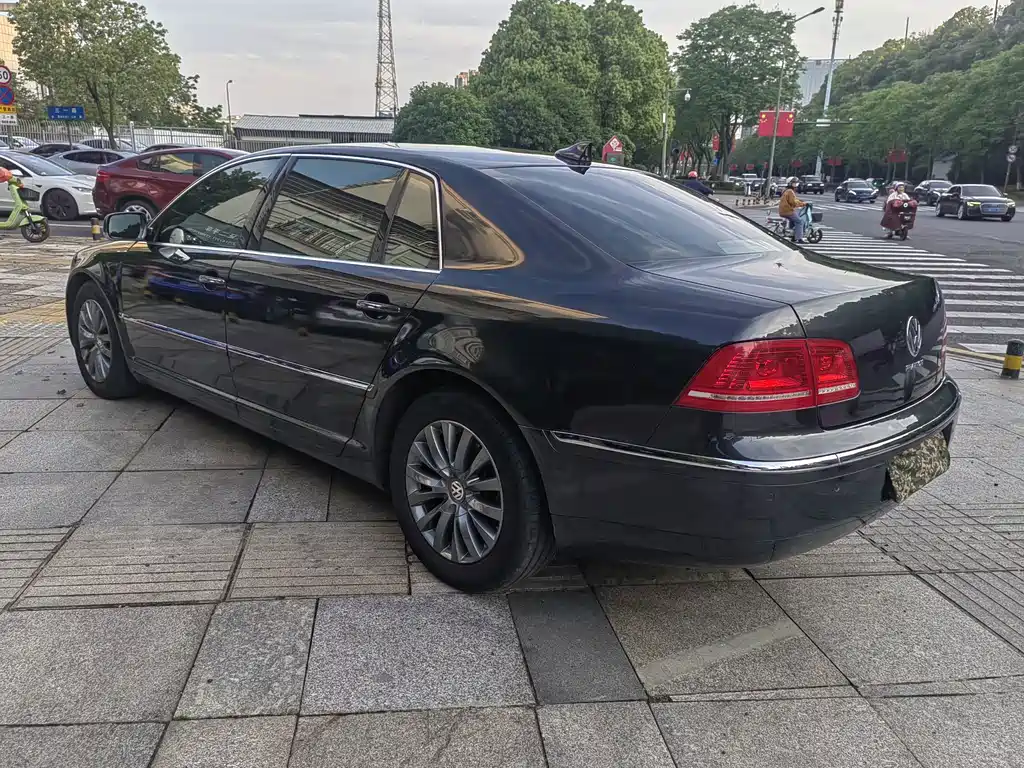 Volkswagen Phaeton — миниатюра 7