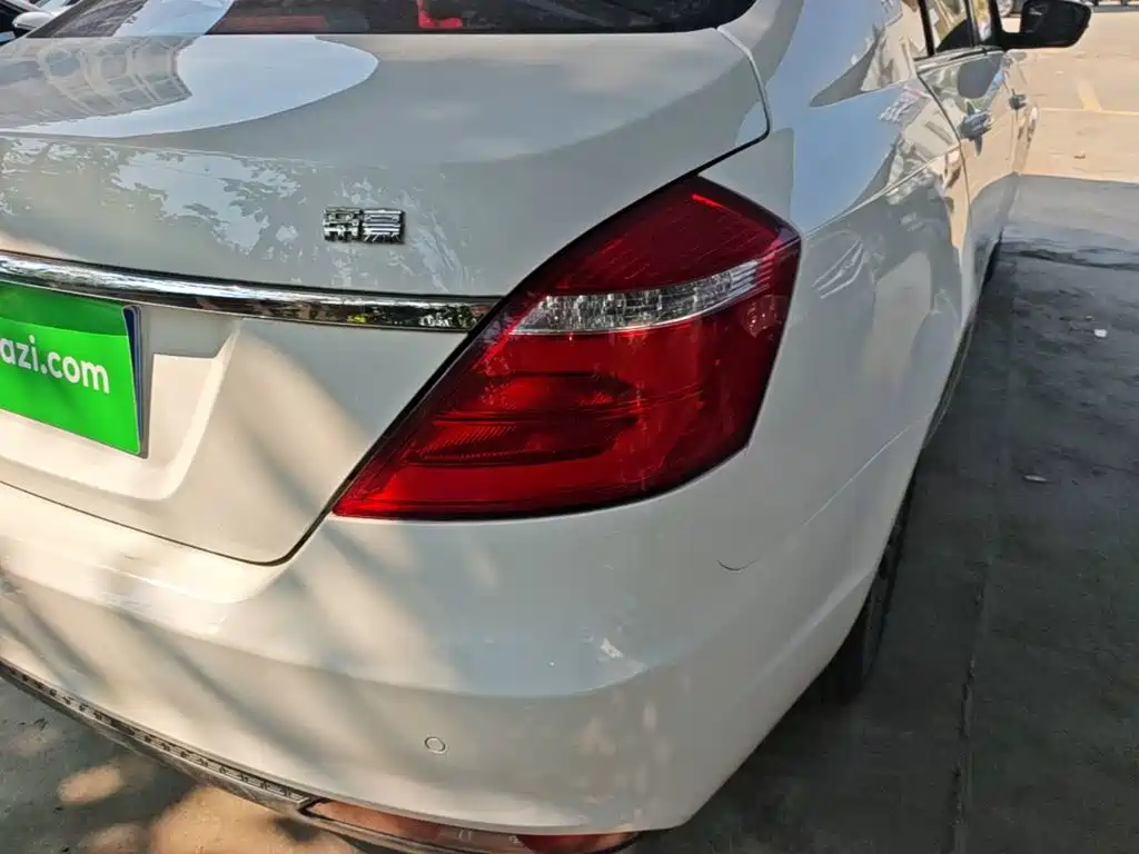 Geely Emgrand — миниатюра 8