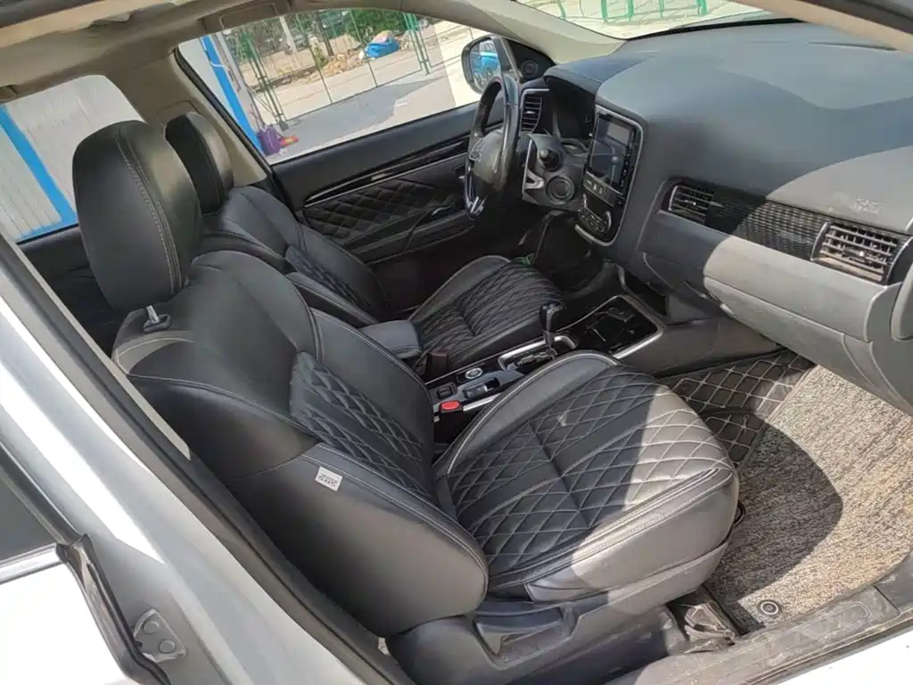 Mitsubishi Outlander — миниатюра 25