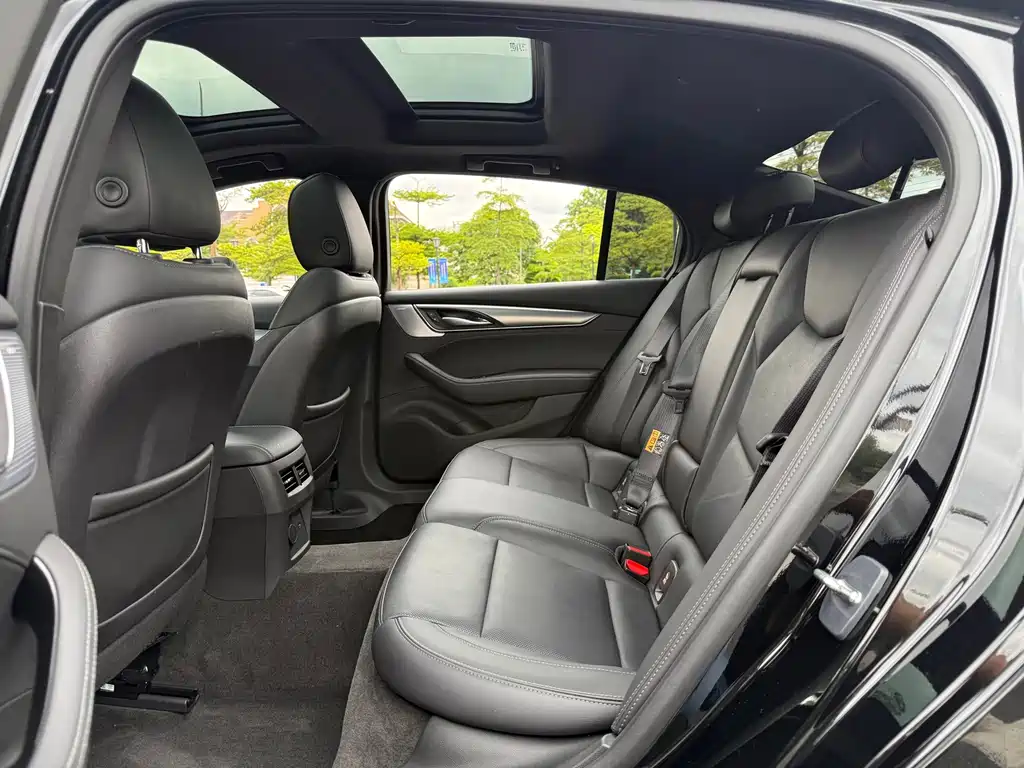 Cadillac CT5 — миниатюра 10