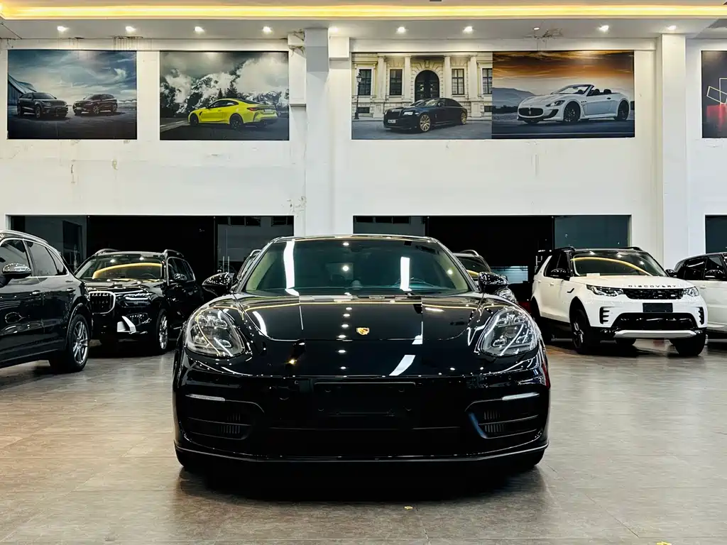 PORSCHE PANAMERA