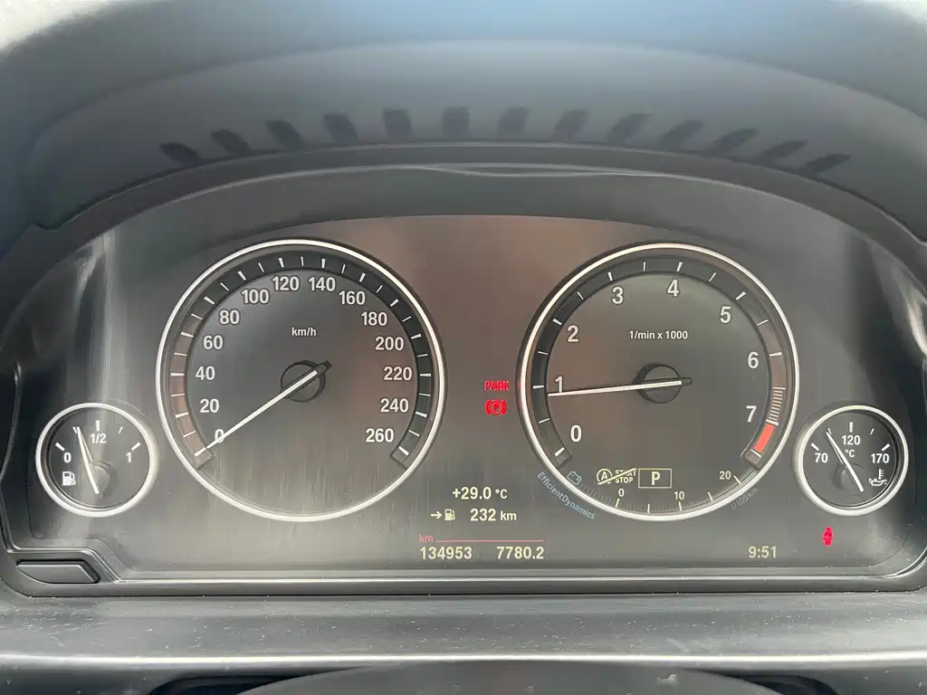 BMW 5 Series — миниатюра 14