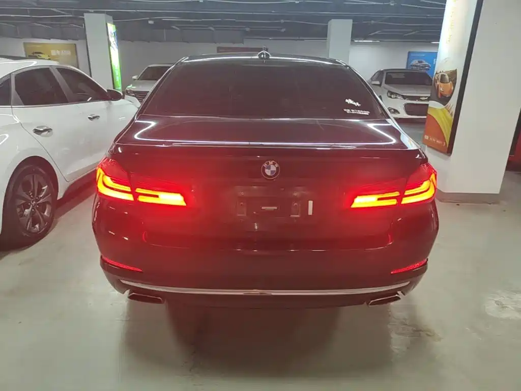 BMW 5 Series — миниатюра 6