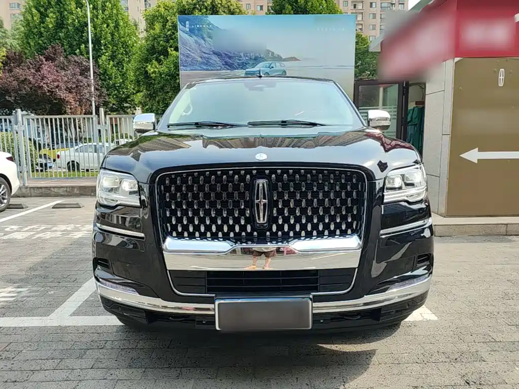 Lincoln Navigator — миниатюра 3