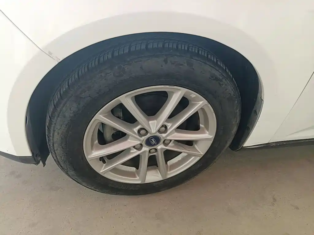 Ford Focus — миниатюра 23