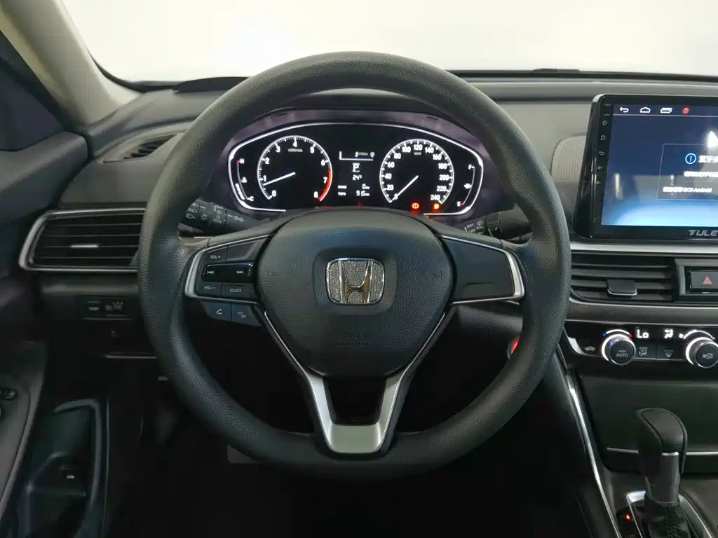 Honda Accord — миниатюра 11