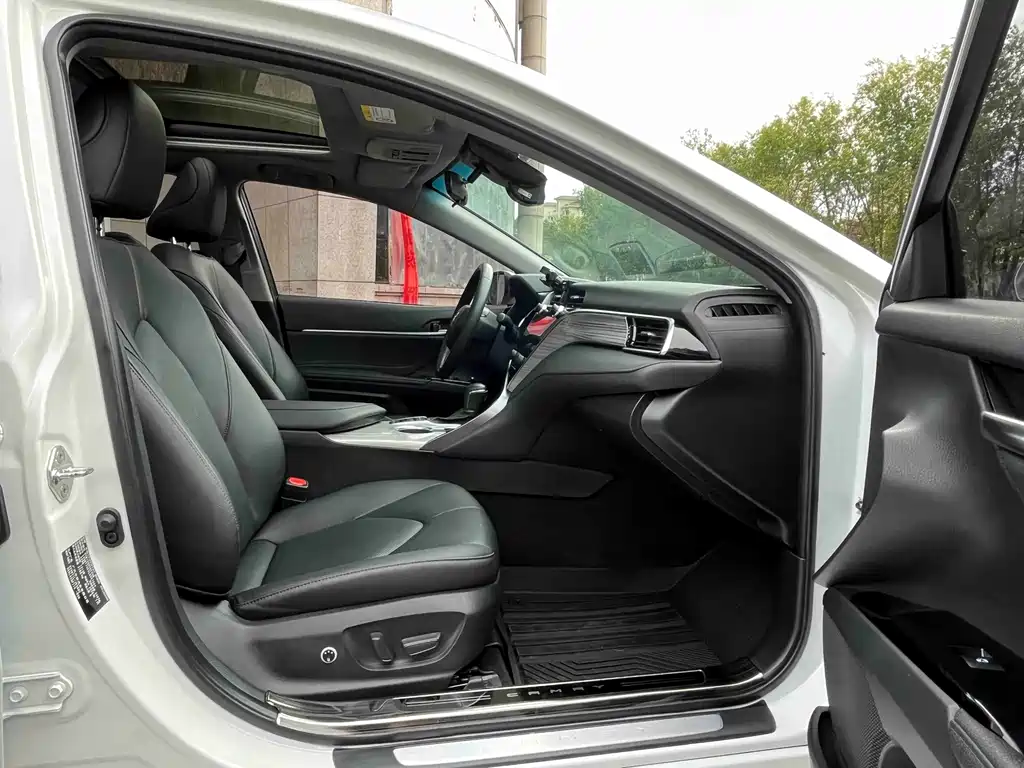 Toyota Camry — миниатюра 15