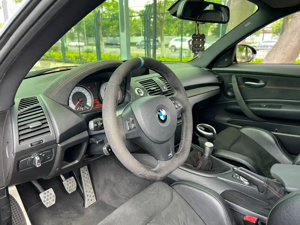 BMW 1 M 2011 1M Coupe