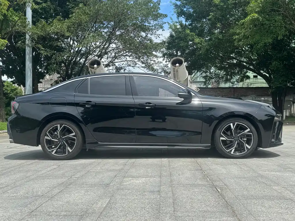 Lynk & Co 03 — миниатюра 23