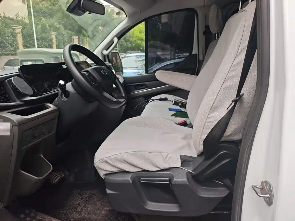 Ford Transit — миниатюра 8