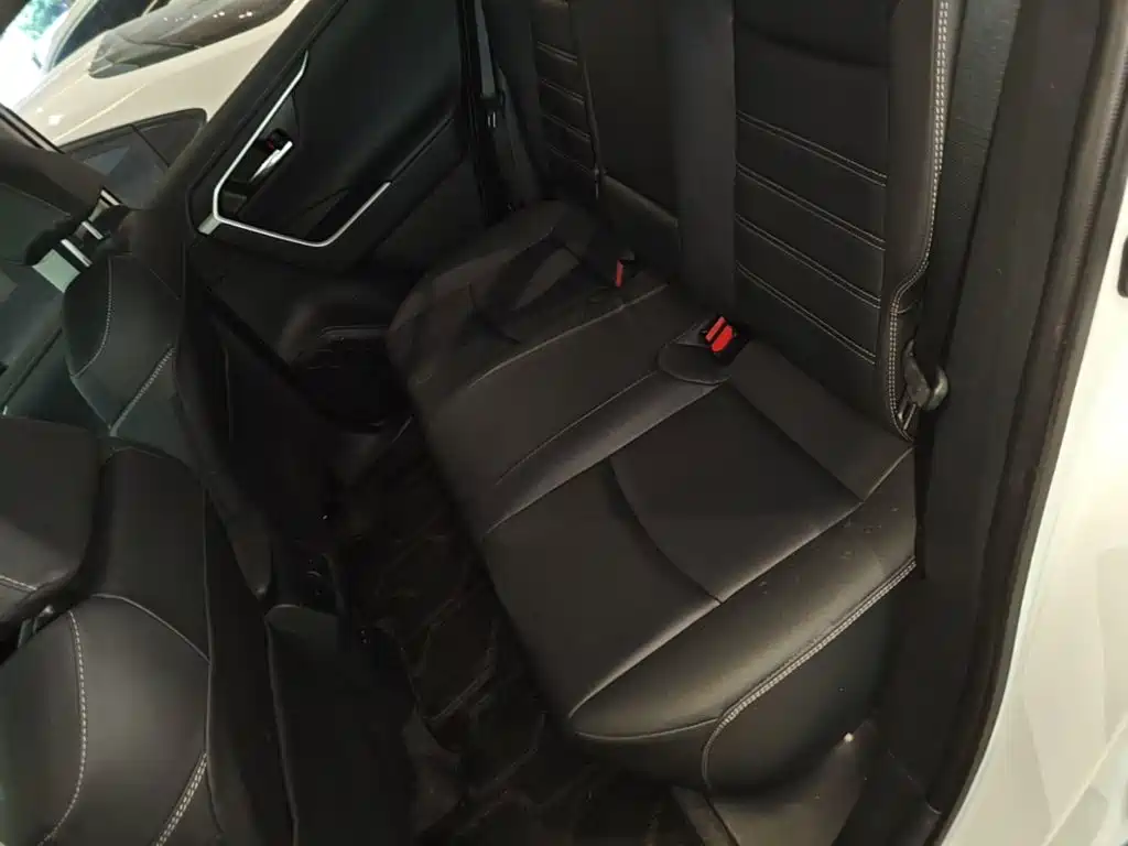 Toyota RAV4 — миниатюра 17