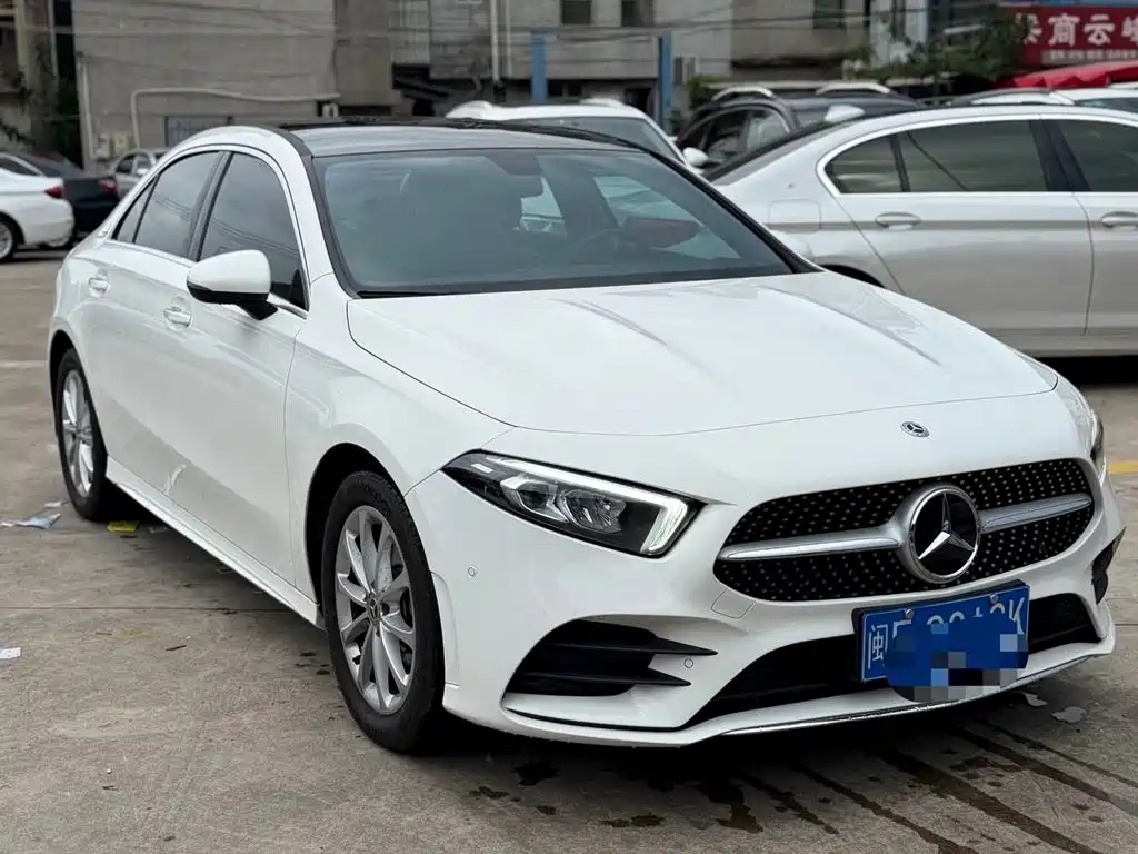 奔驰A级 2022款 A 200 L 运动轿车动感型 2022