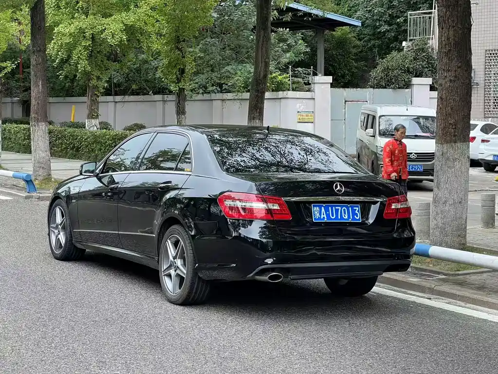 Mercedes-Benz E-Class — миниатюра 7