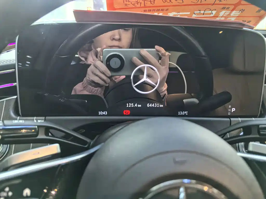 Mercedes-Benz E-Class — миниатюра 12