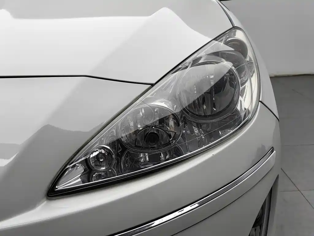 Peugeot 408 — миниатюра 7