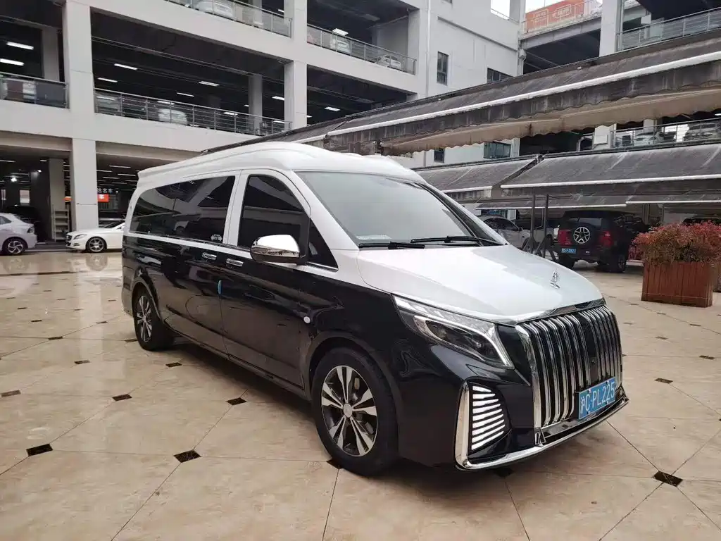 Mercedes-Benz Vito 2016 2.0T Elite 9 мест