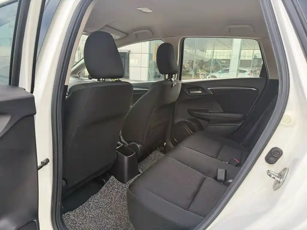 Honda Fit — миниатюра 6