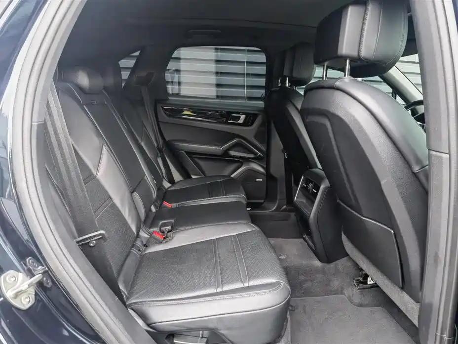 Porsche Cayenne Hybrid — миниатюра 7