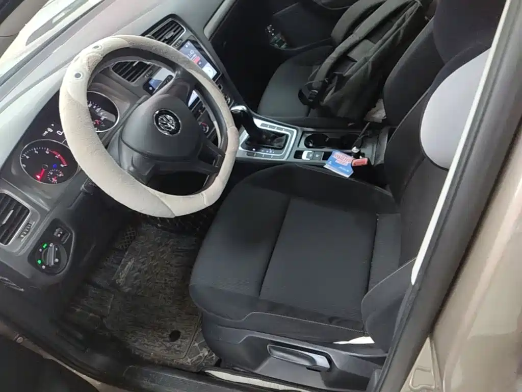 Volkswagen Golf — миниатюра 15