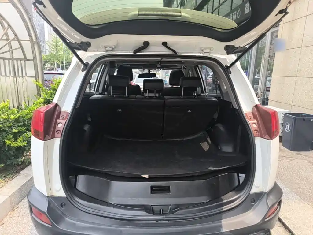 Toyota RAV4 — миниатюра 19