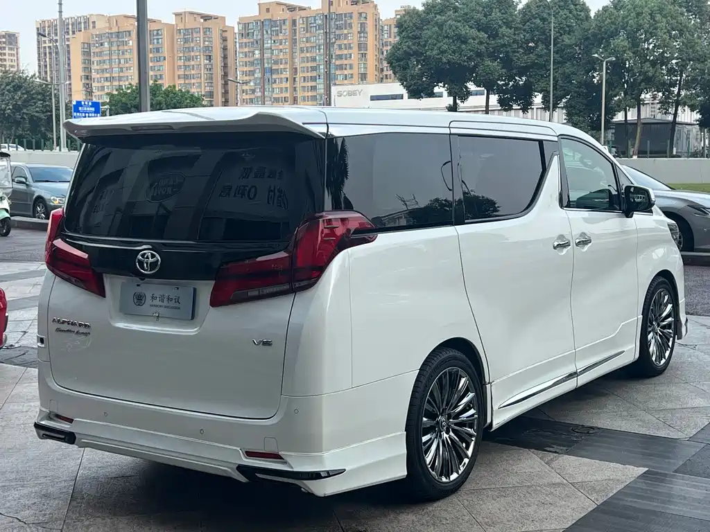 Toyota Alphard 2018 3.5L Luxury