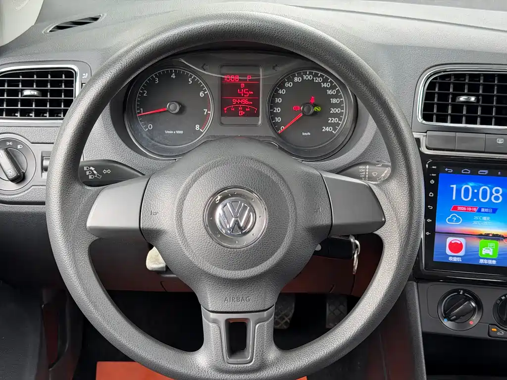 Volkswagen Polo — миниатюра 10